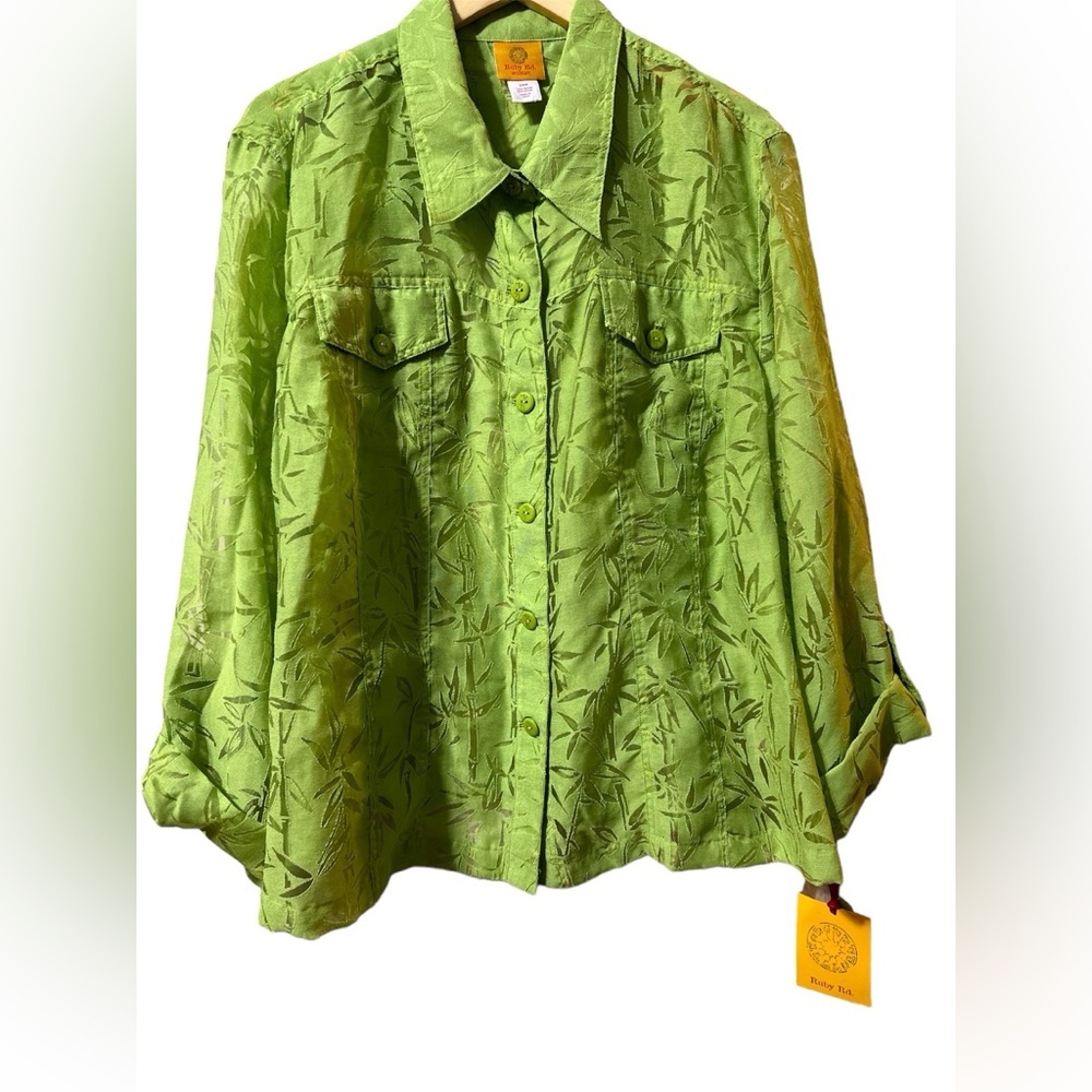 Nwt Rudy Rd. Sheer 3/4 Selvee 22W Green
NWT
Ruby Rd.